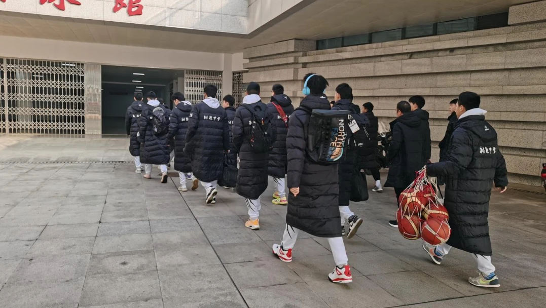 哪里能找到专业的篮球训练与发展计划_1